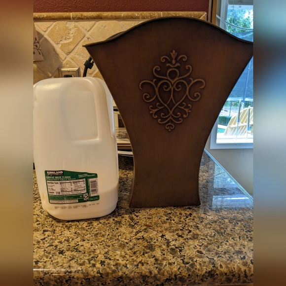 Southern Living at Home Metal Door Flower Bucket Moody Bronze Wreath - Picture 2 of 3